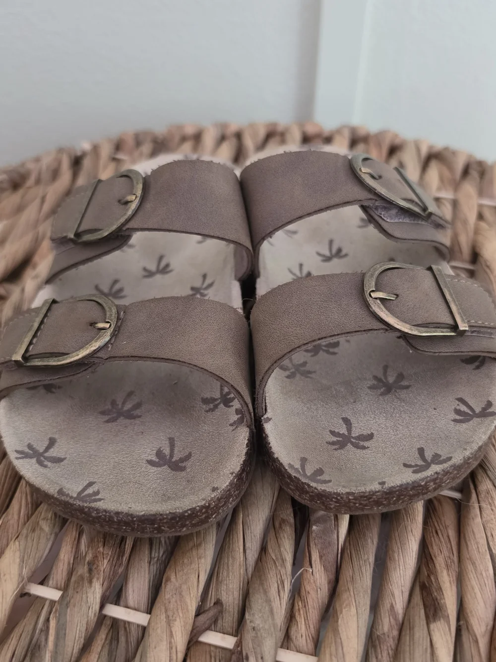 Wonder Nation Brown Double-Buckle Kids Size 1 Sandals